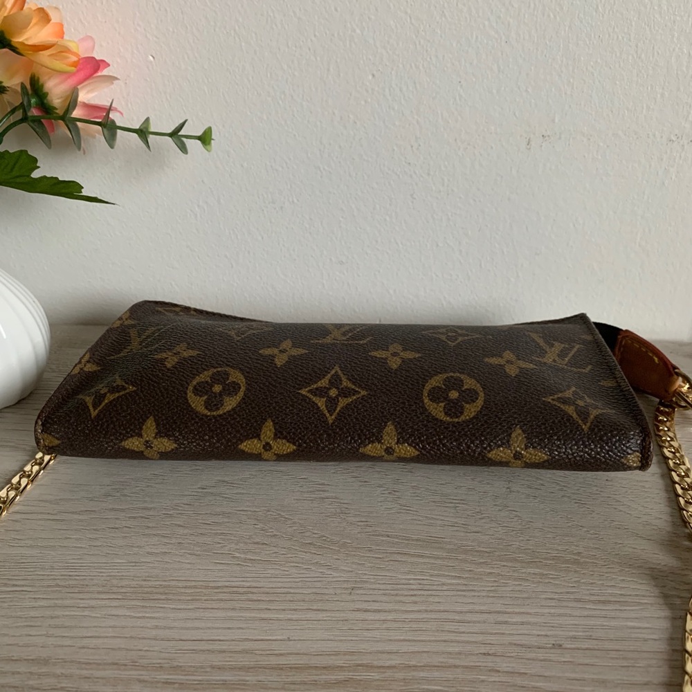 Auth Louis Vuitton cosmetic crossbody ❤️ - Picture 5 of 11